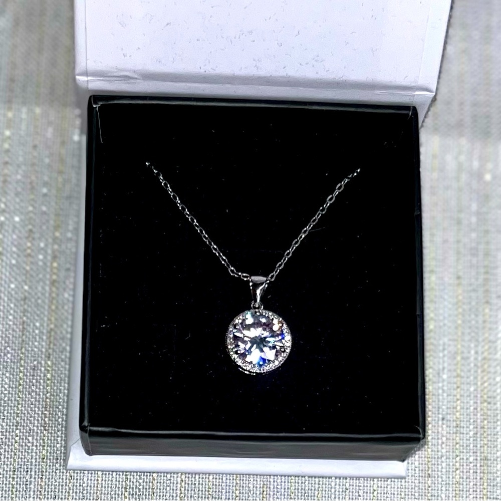 NWOT Sophia 18k White Gold Plated CZ Pendant Necklace BY Cate & Chloe